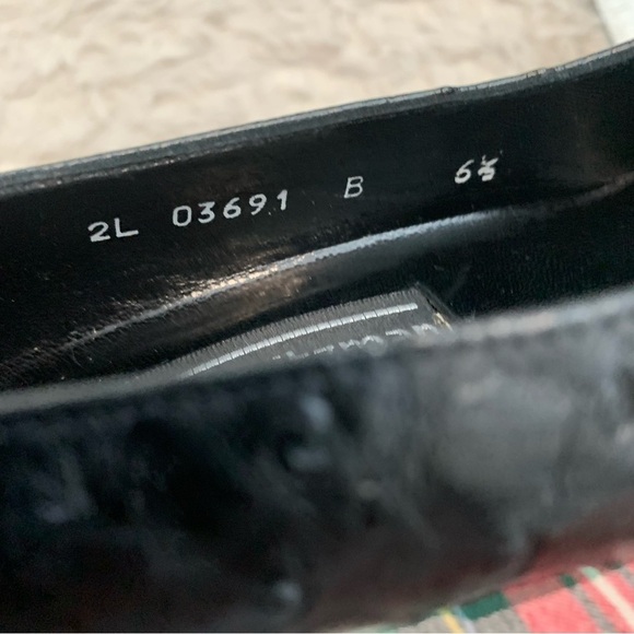 Stuart Weitzman Black Women's Textured Heels 6.5 - Picture 11 of 11